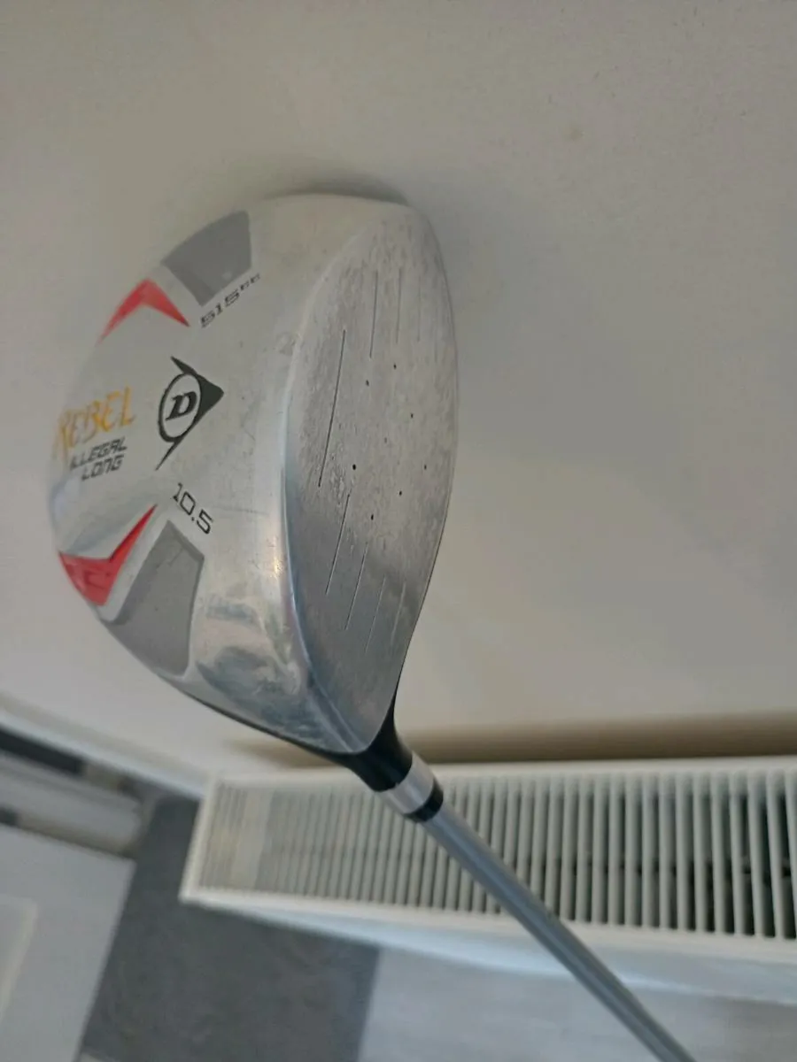 Dunlop golf driver. Right handed club. - Image 2