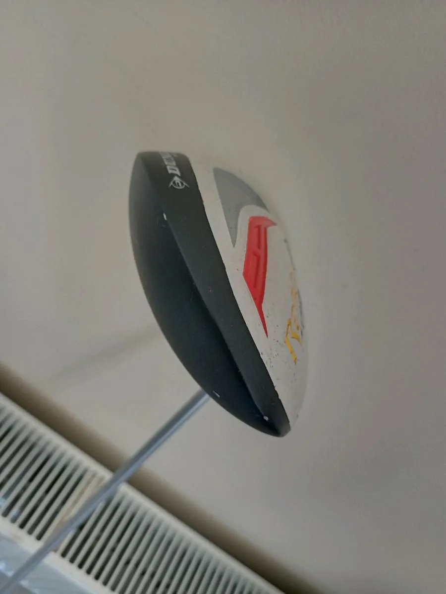 Dunlop golf driver. Right handed club. - Image 3