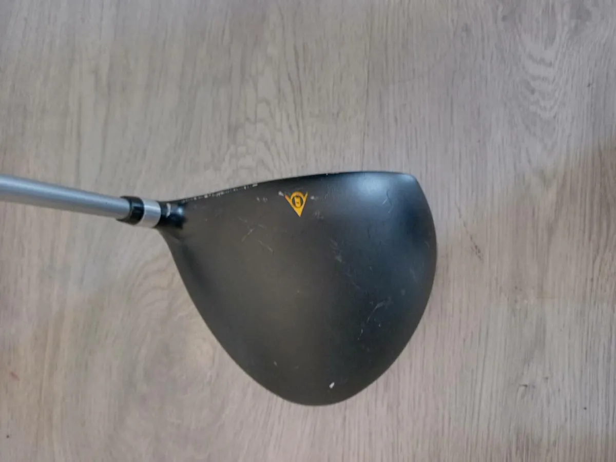Dunlop golf driver. Right handed club. - Image 4
