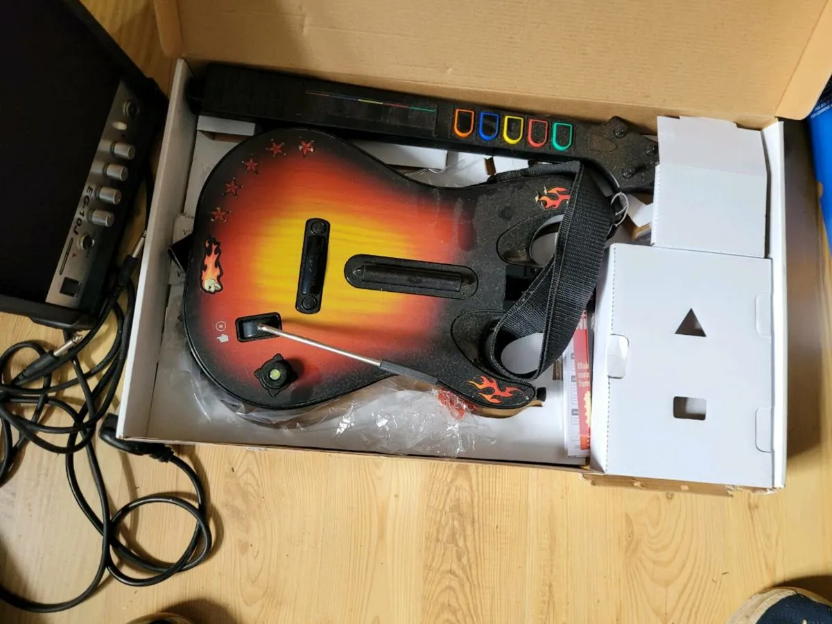 Xbox 360 guitar - Image 1