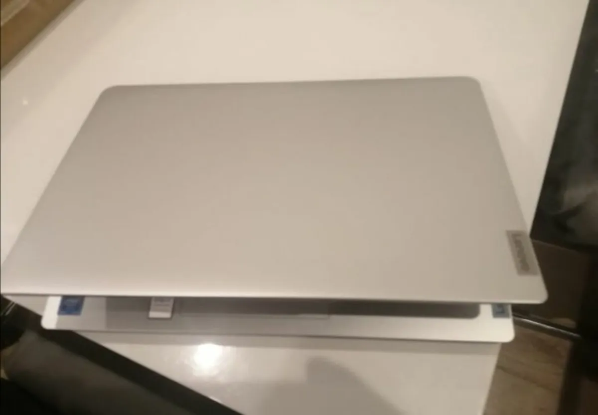 Laptop - Image 3