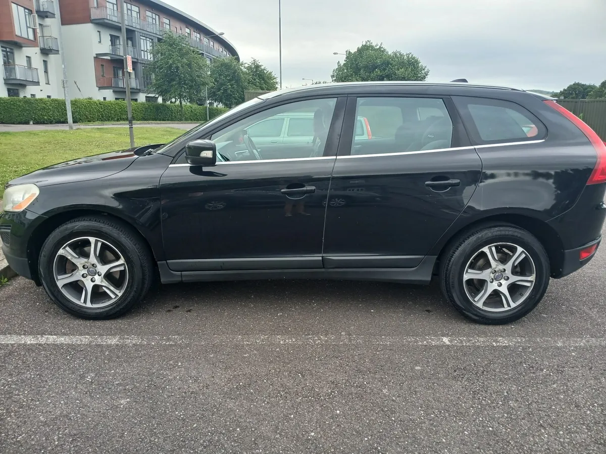 Volvo XC60 2012 - Image 2
