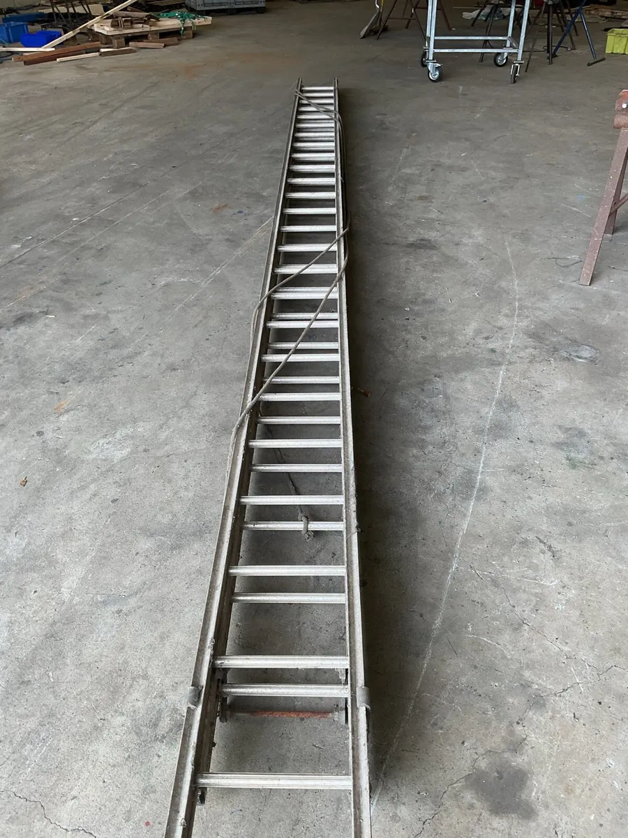 8 MTRS EXTENSION LADDER