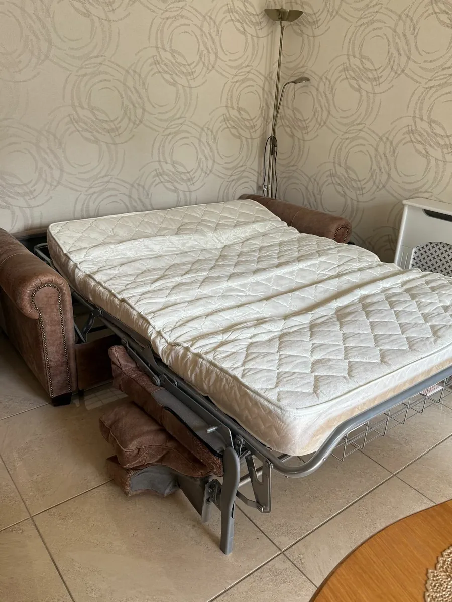 Luxury Sofa Bed – Excellent Condition – €1000 - Image 3