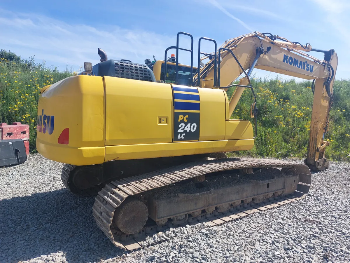 Komatsu PC240LC-10 - Image 2