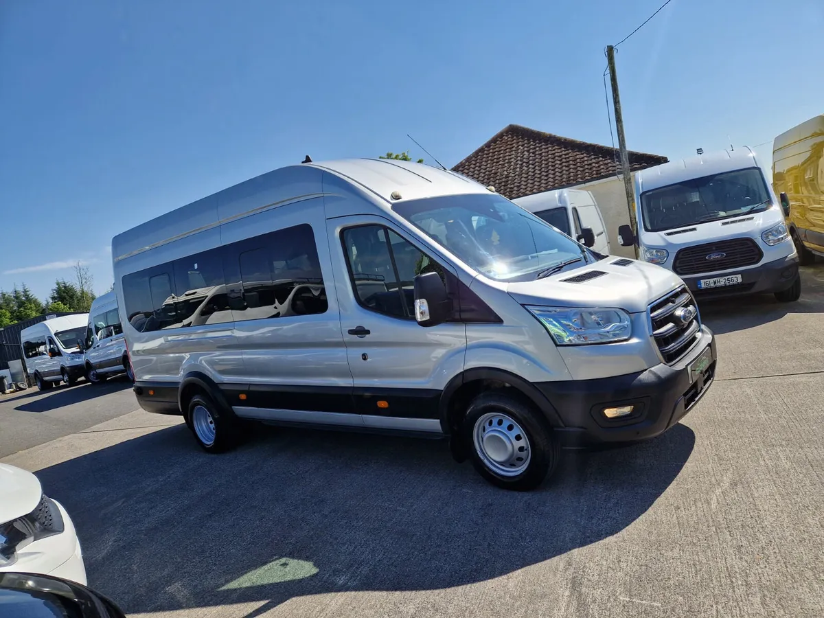 Ford Transit 2020 17 seat minibus mint condition - Image 2