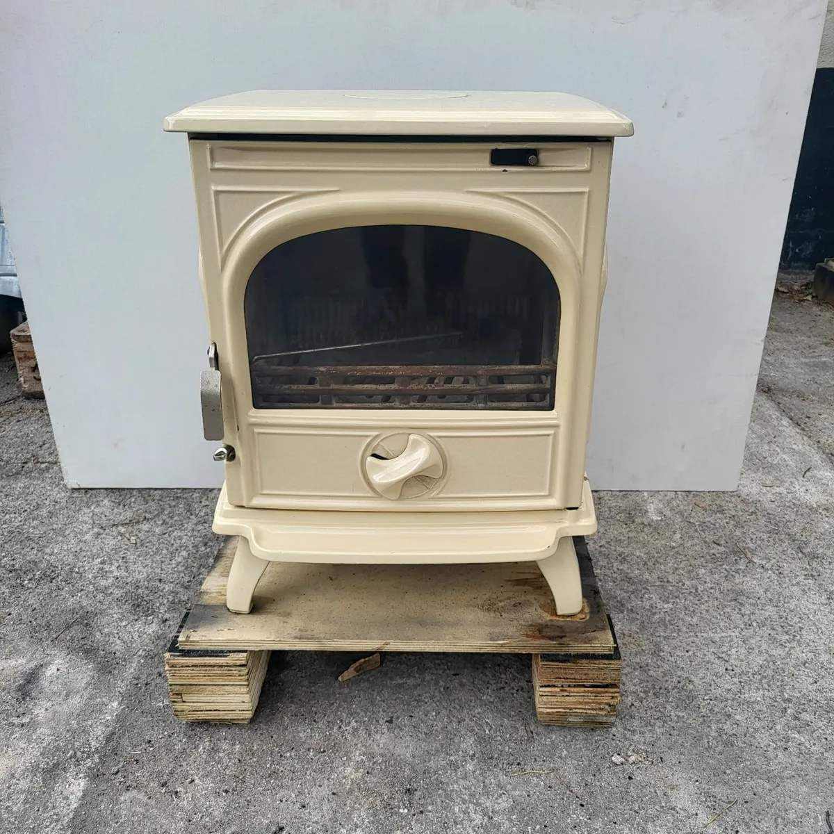 Solid Fuel Stove - Image 1