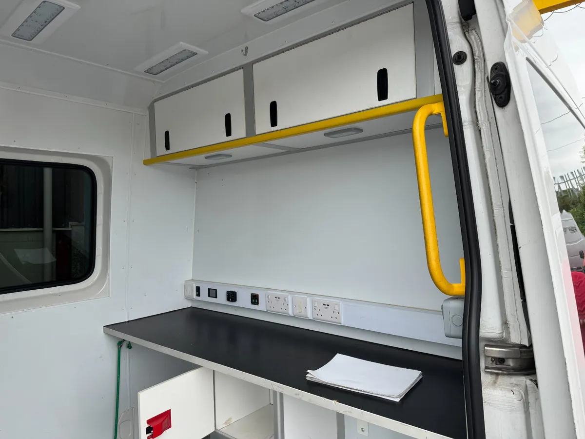 UNRESERVED 2018 VOLKSWAGEN CRAFTER MWB VAN - Image 4
