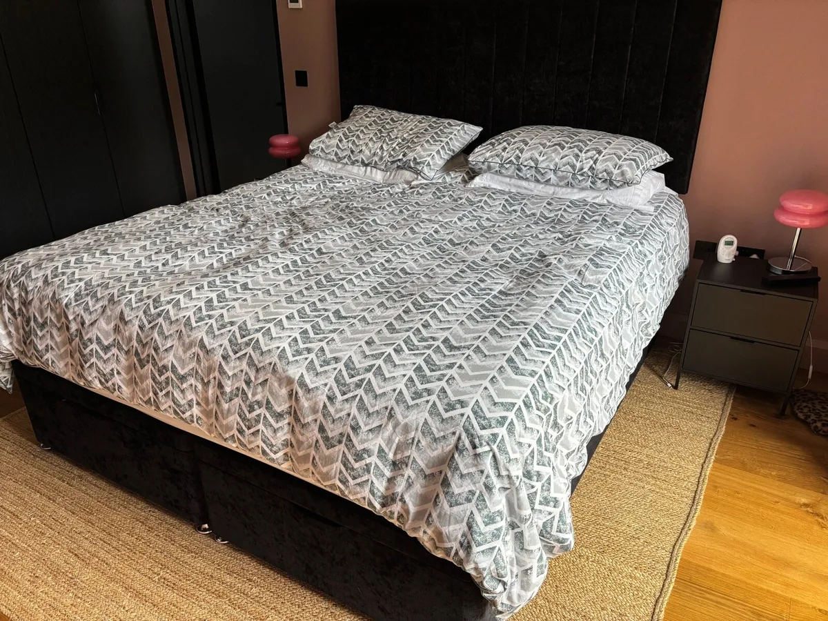Super king King ottoman bed, mattress & headboard - Image 2
