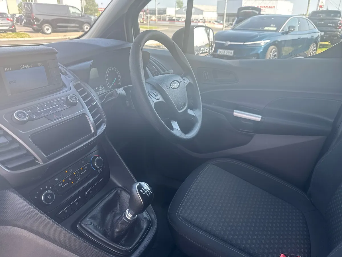 Ford Transit Connect 2023 - Image 3