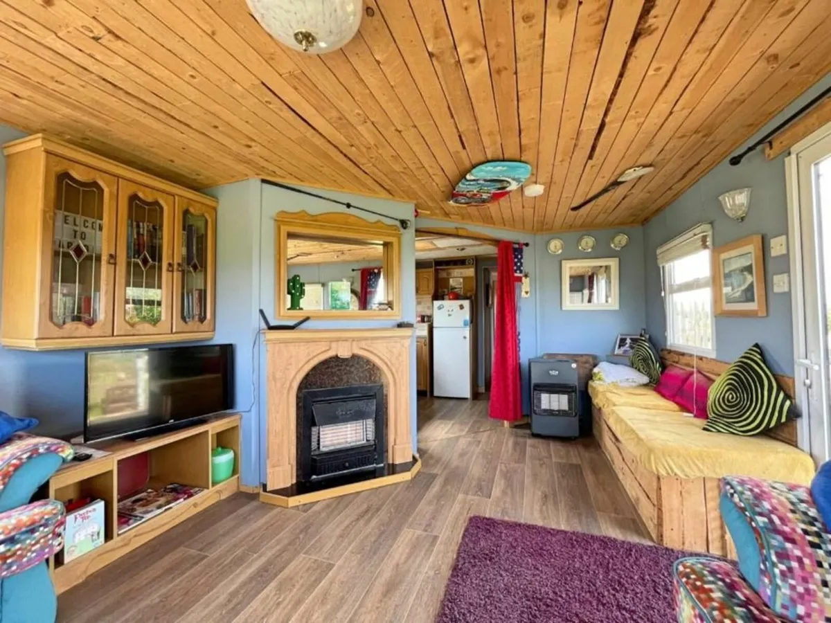 Mobile Home on 1/2 acre Freehold Owner financing - Image 1