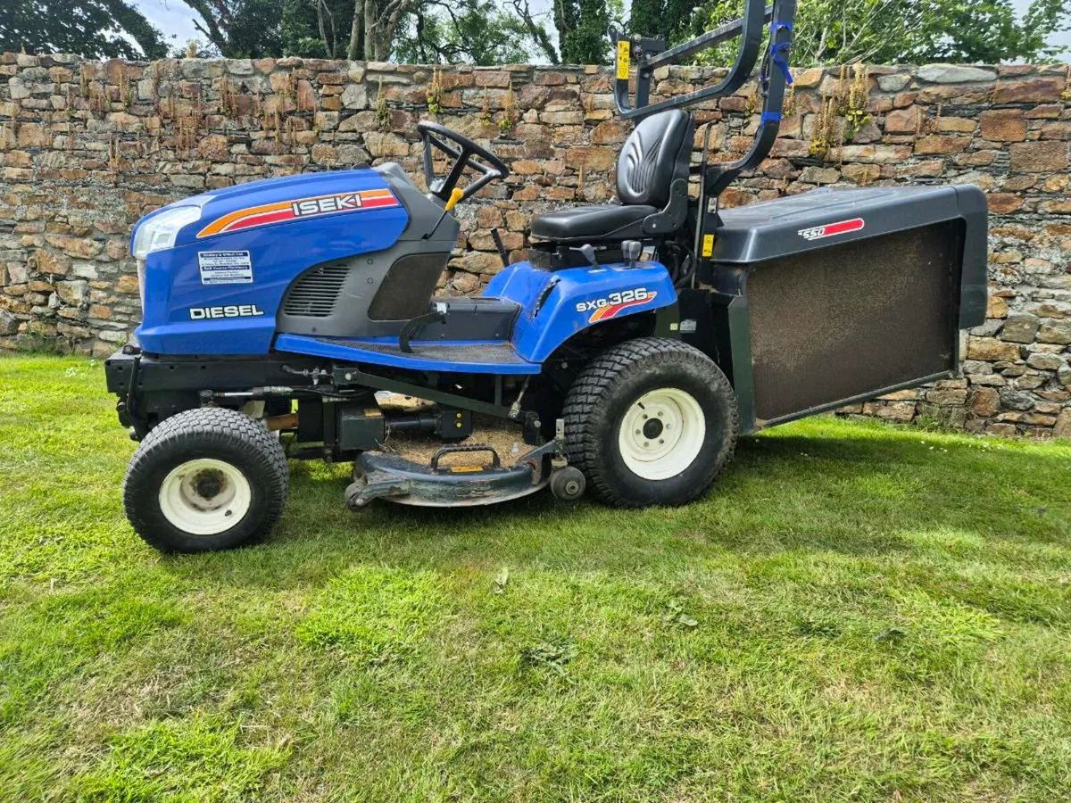 Iseki SXG 326 , LD, LAWNMOWER, 2016. 695hrs - Image 1