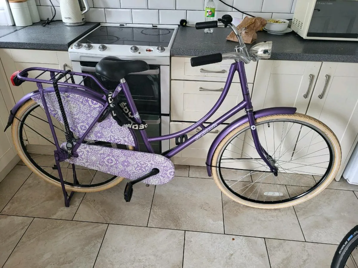 Ladies classic Dutch style bike - Image 1