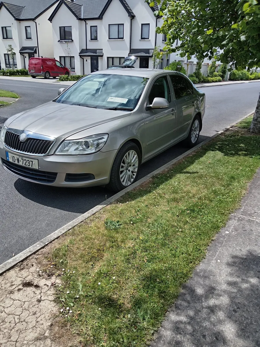 Skoda Octavia 2010 - Image 1