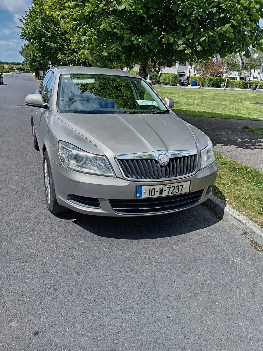 Skoda Octavia 2010 - Image 2