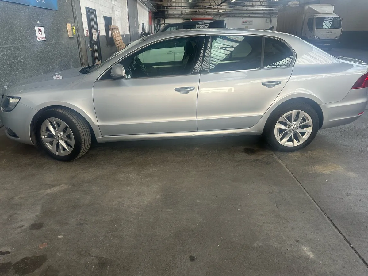 Skoda Superb 2.0 - Image 1