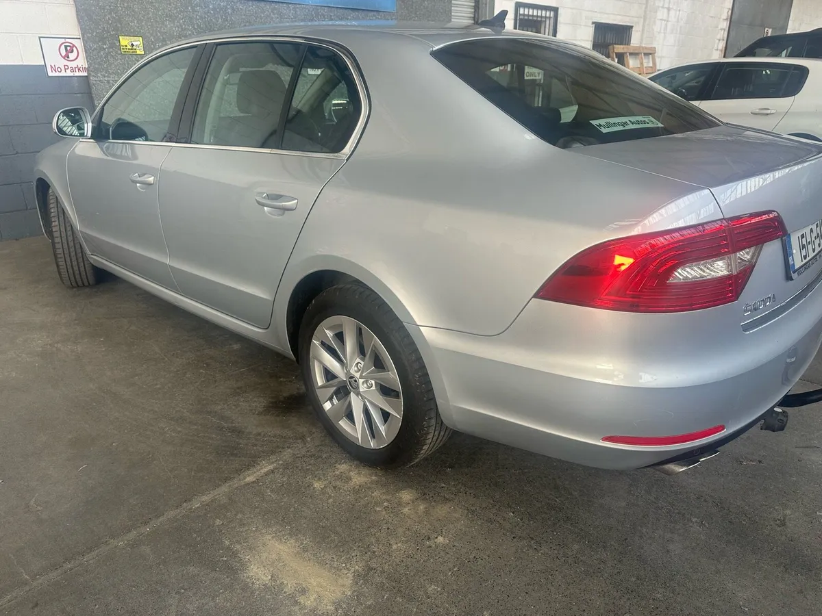 Skoda Superb 2.0 - Image 4