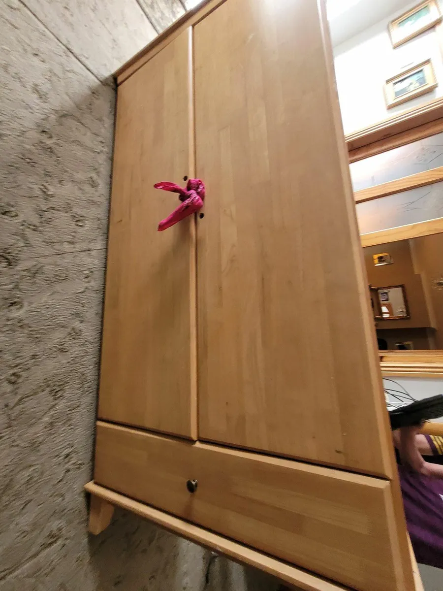 Wardrobe H 6ft 4" , W 3ft 1", D 1ft 10" - Image 2