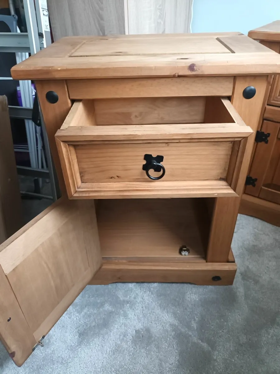 2x bedside lockers - Image 2