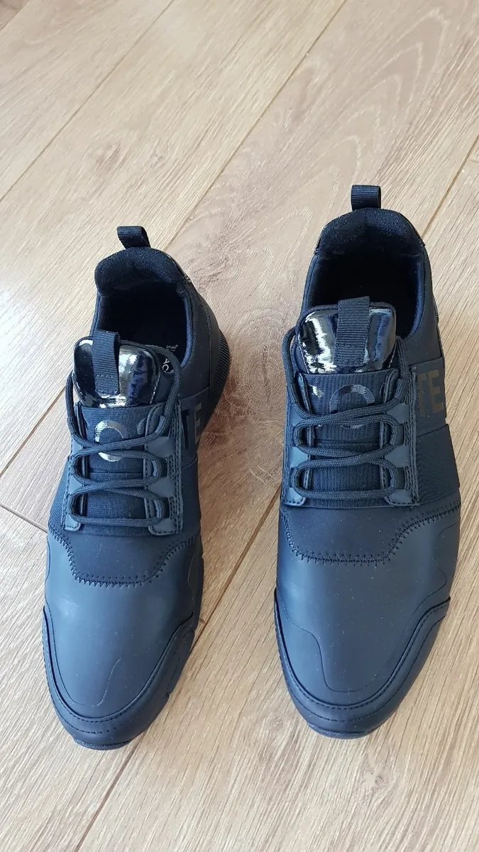 Lacoste men shoes-original BRAND NEW size 42-43 - Image 1