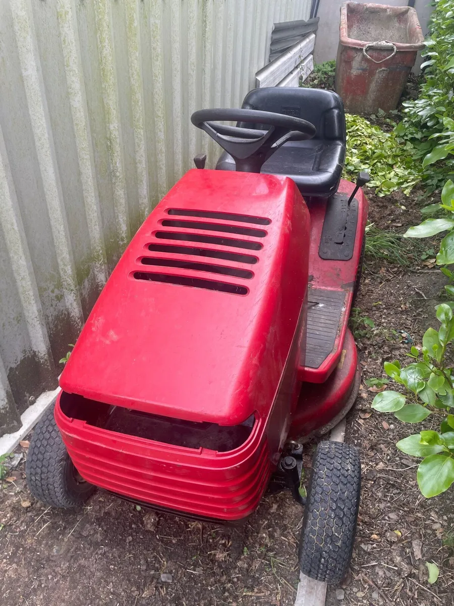 Toro lawnmower - Image 1