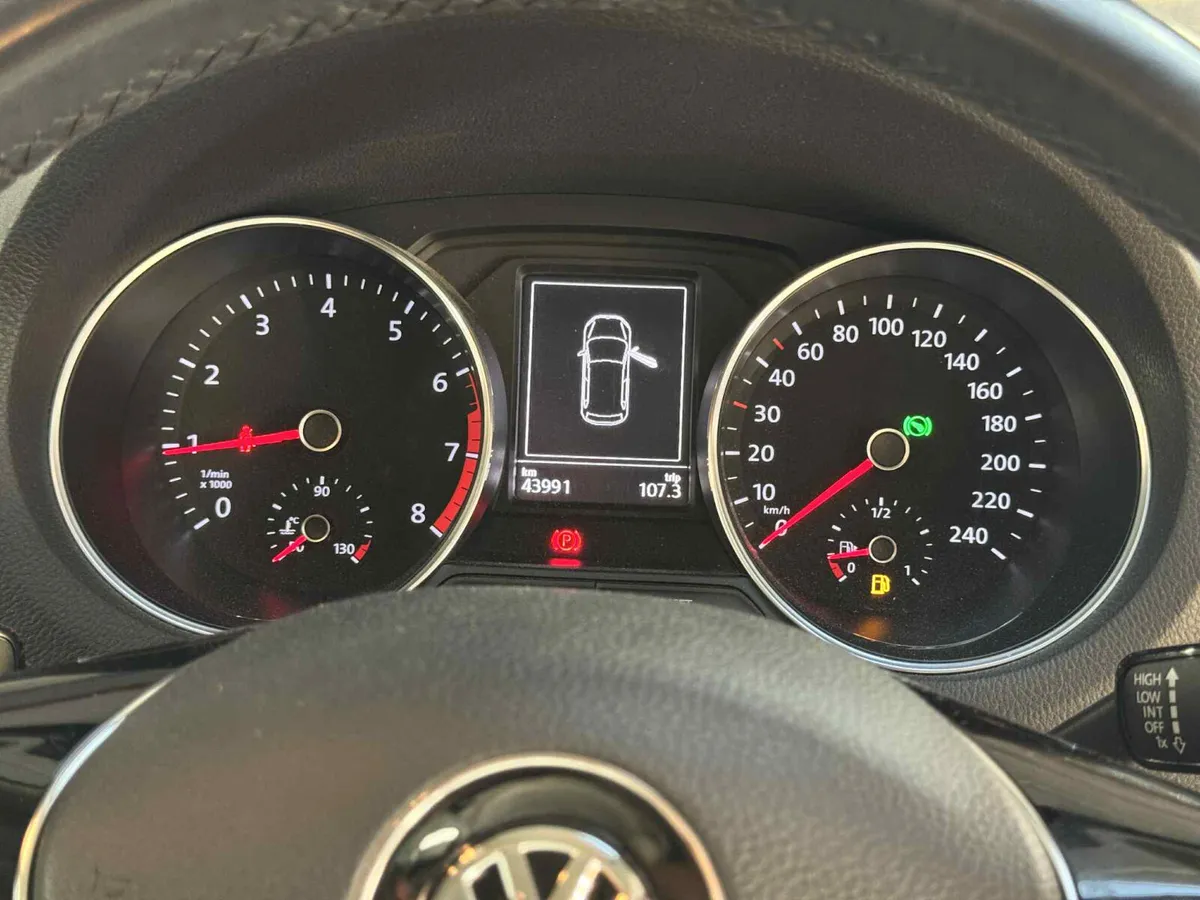Volkswagen Polo 2015 1.2 TSI Auto, Only  43,000km - Image 2