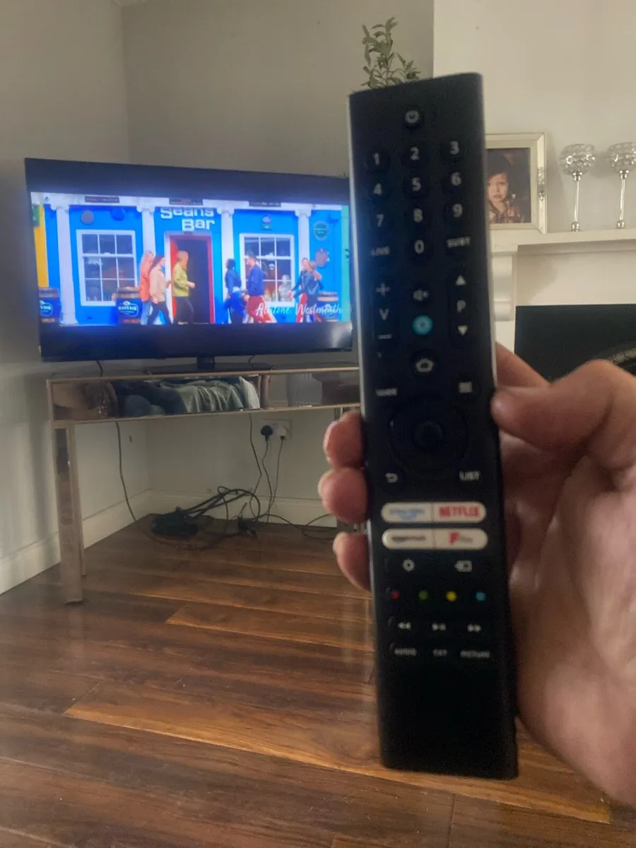 Smart Toshiba TV 60 inch - Image 2