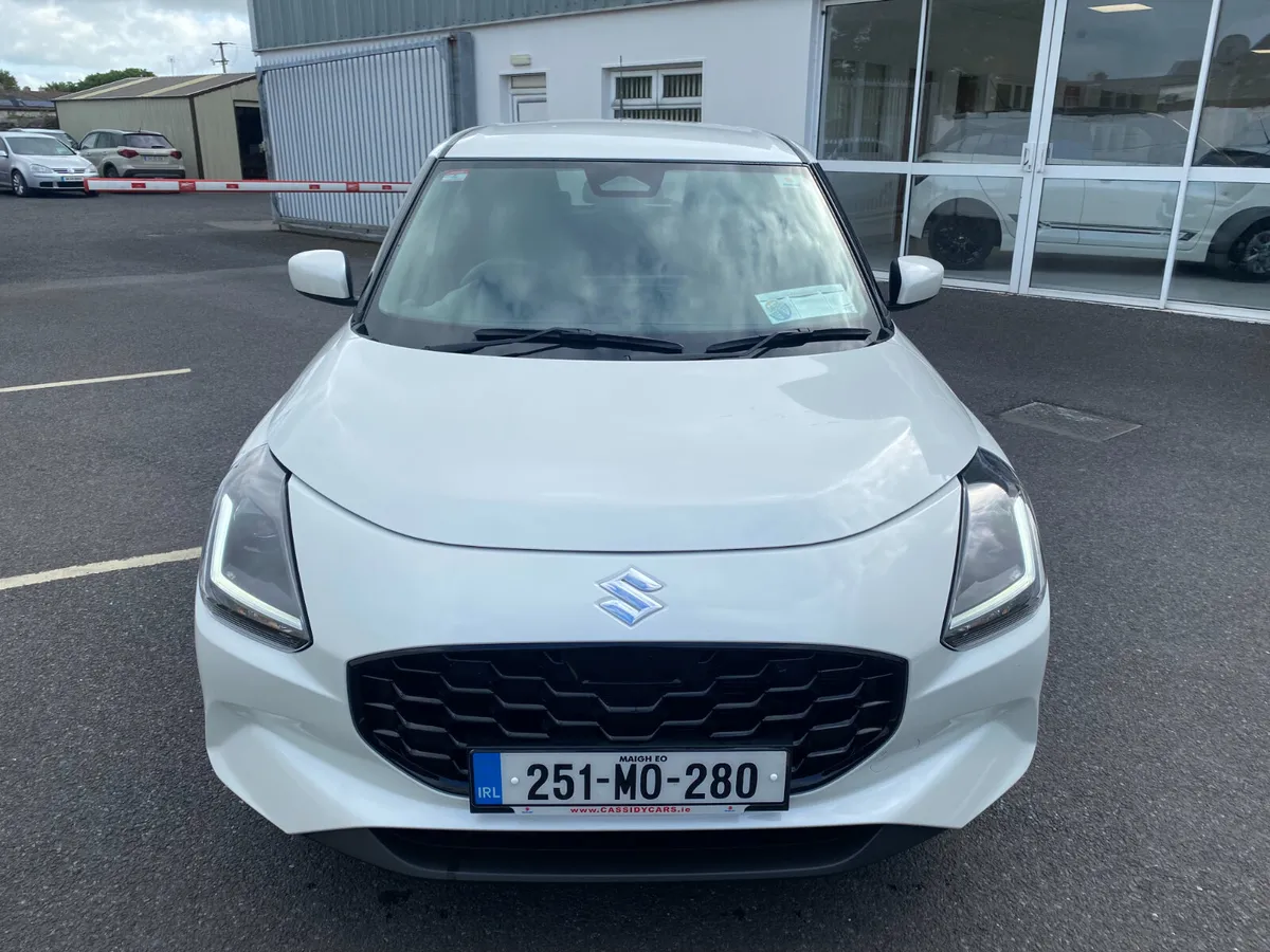 Suzuki Swift 1.2 Mild Hybrid Motion - Image 2