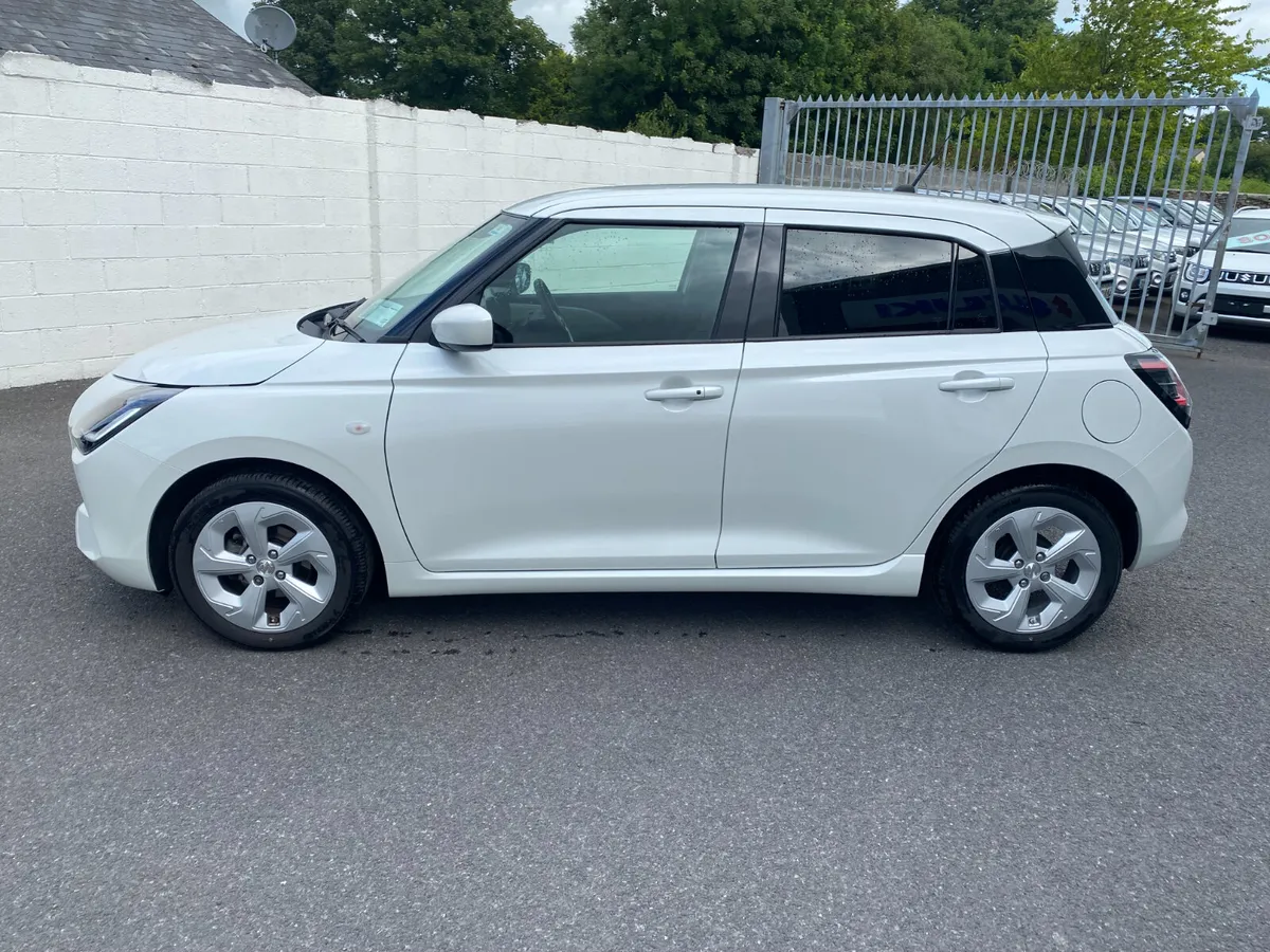 Suzuki Swift 1.2 Mild Hybrid Motion - Image 4