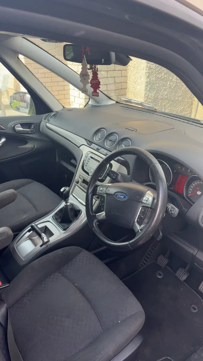 Ford Galaxy - Image 4