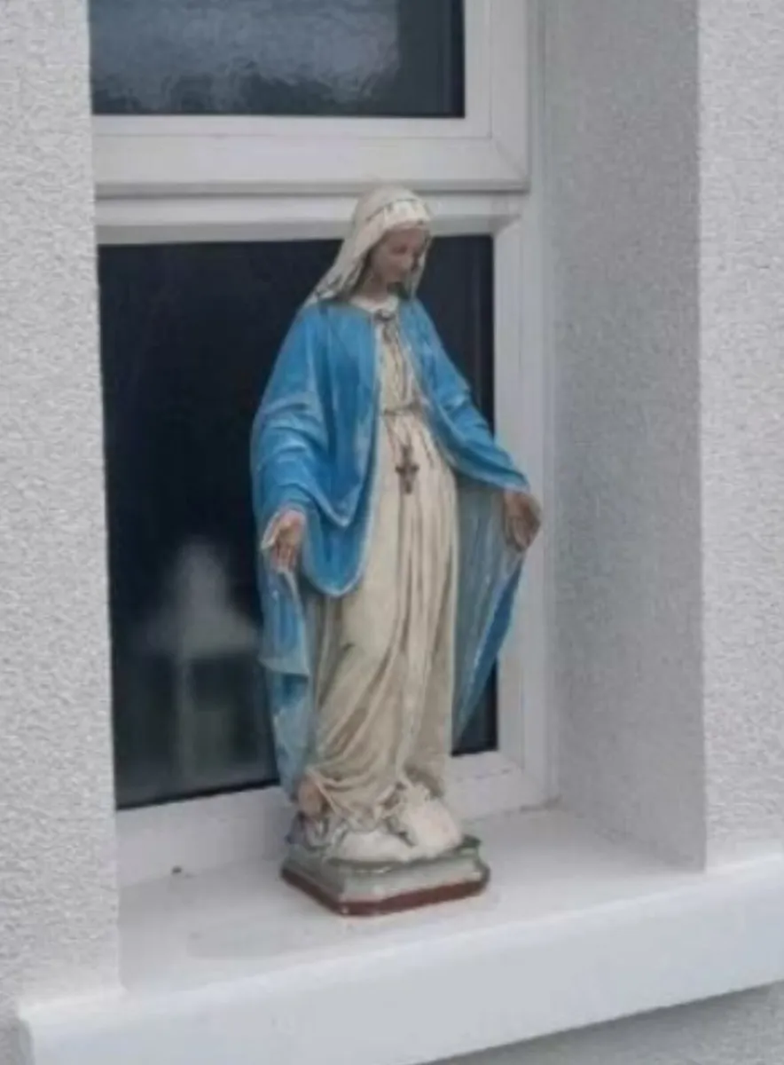 Ourlady statue - Image 4