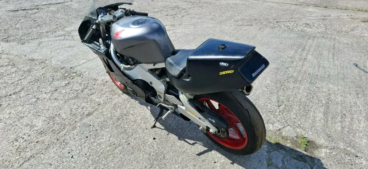 94 Honda CBR 400 RR Gullarm project - Image 2