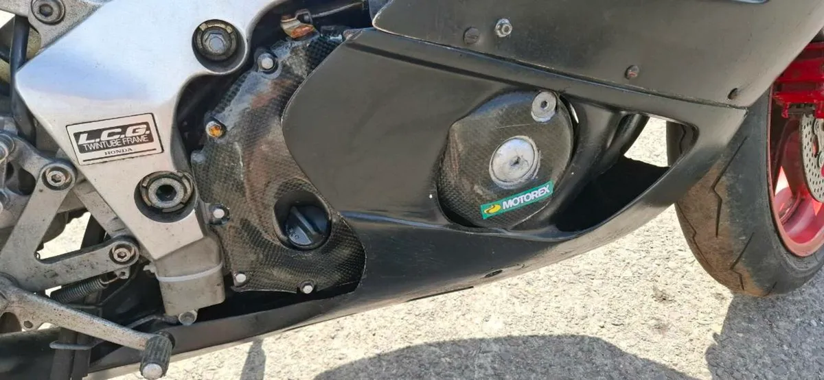 94 Honda CBR 400 RR Gullarm project - Image 4
