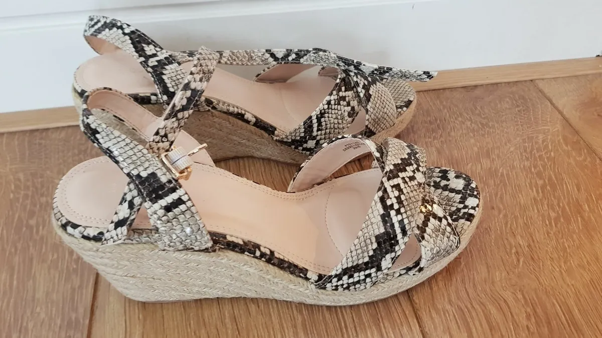 wedge sandals - Image 2