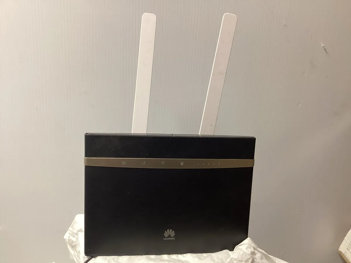 Huawei B525s-23a  router - Image 1