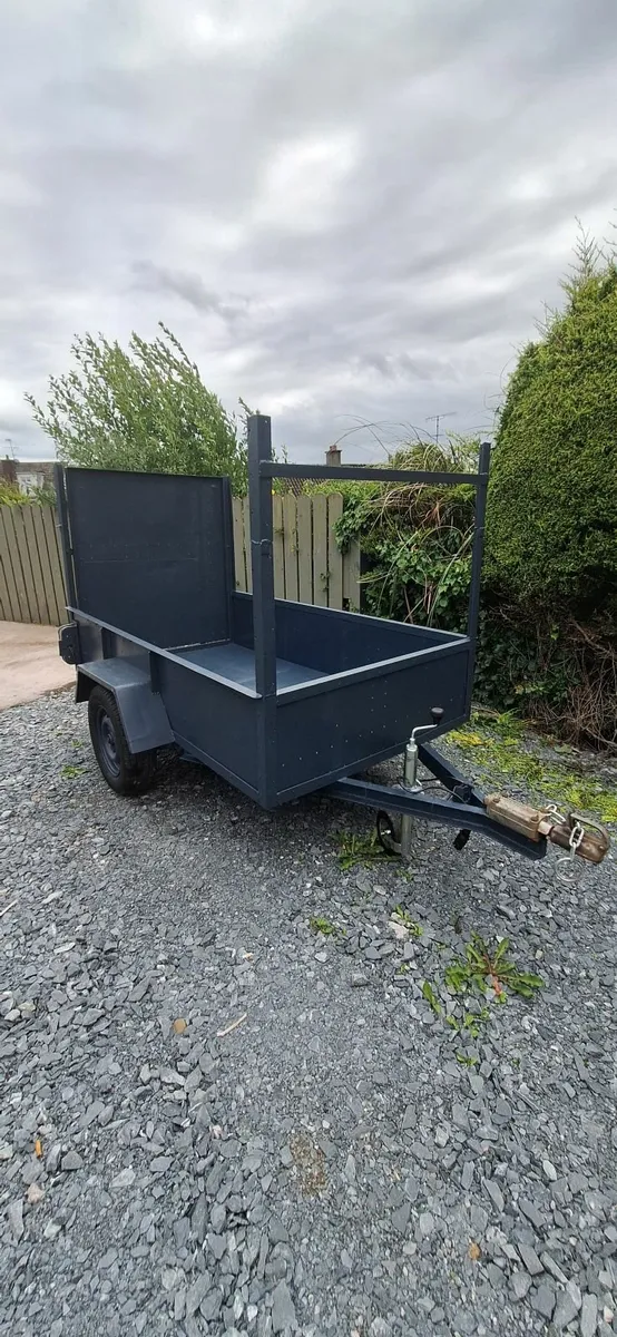 Trailer - Image 1