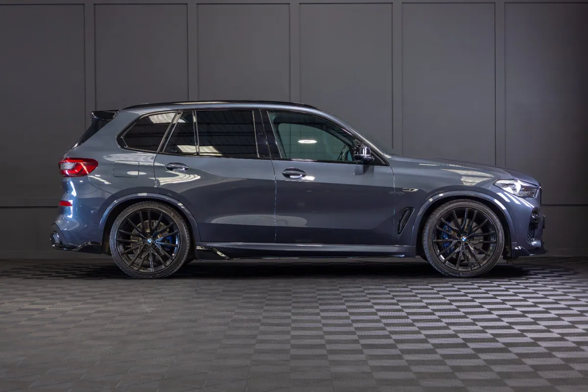 2022 BMW X5 X-Drive 45e M-Sport - Image 2