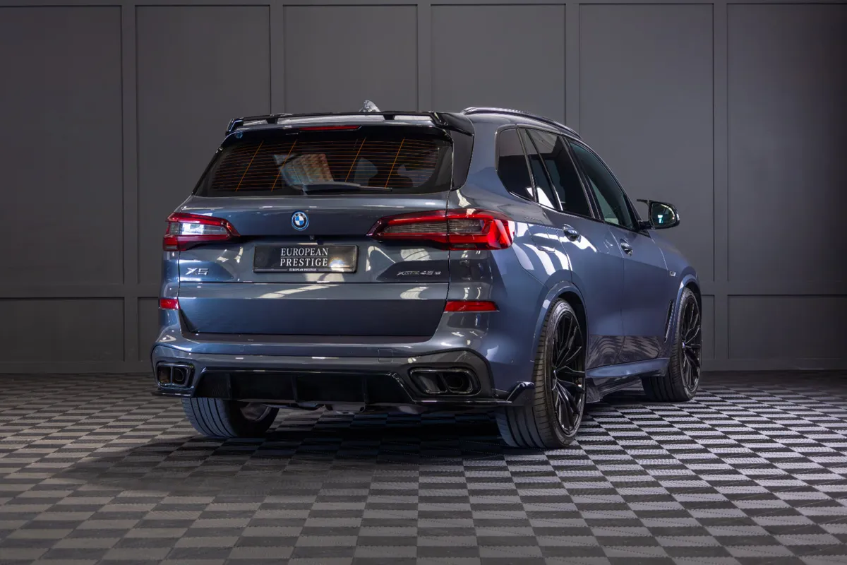 2022 BMW X5 X-Drive 45e M-Sport - Image 3