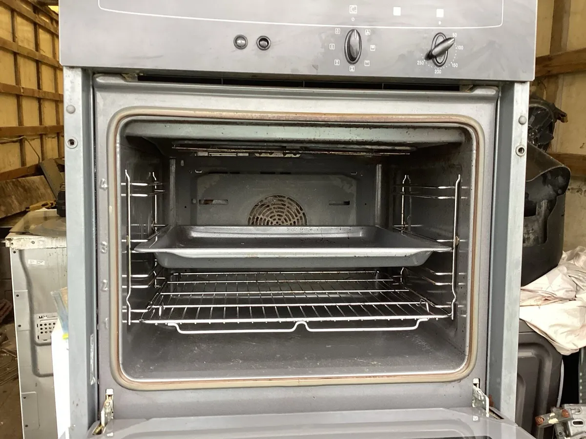 Neff single oven - Image 2
