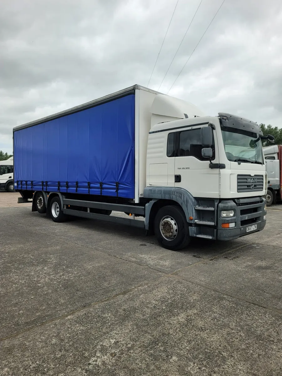 Man TGA 26-320 Curtainsider Rear Lift Tail Lift - Image 2