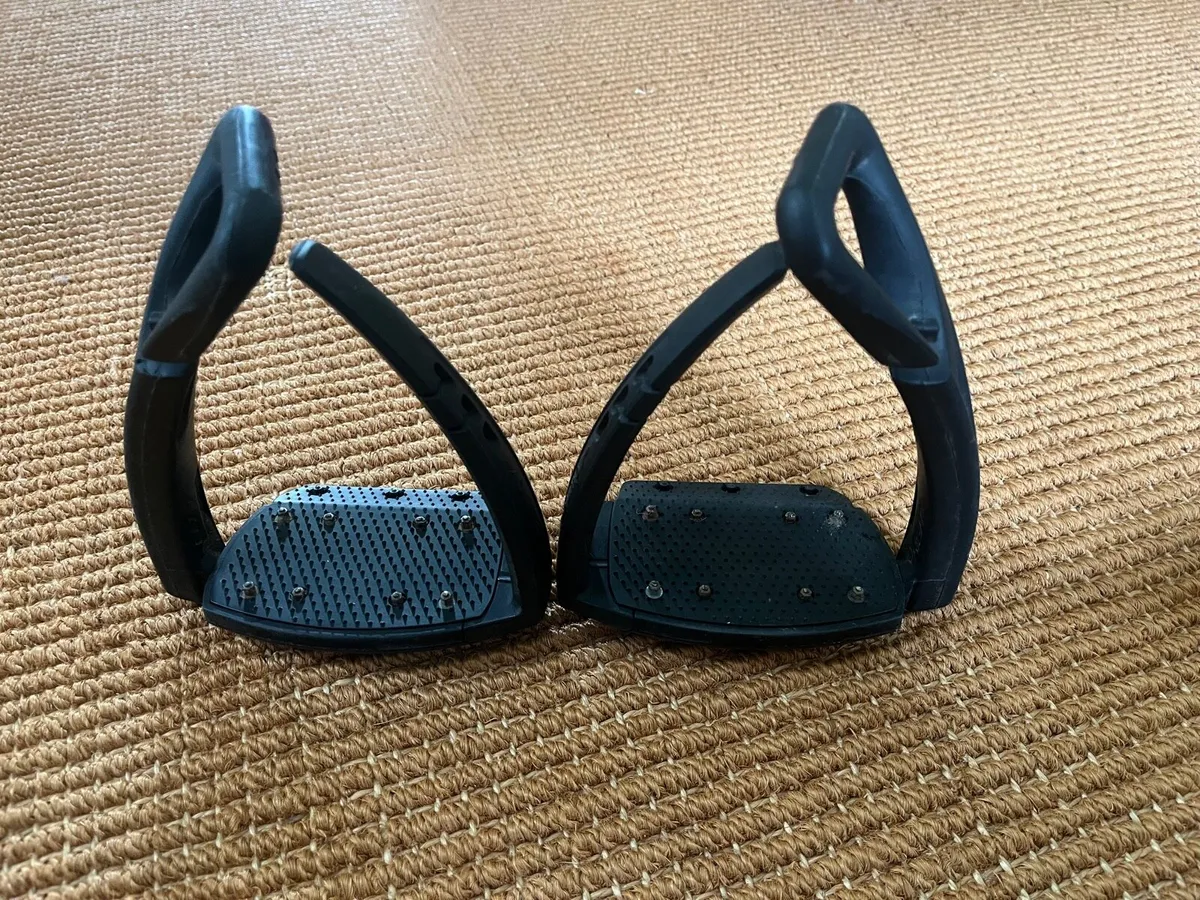 Freejump Soft up Pro Stirrups - Image 2