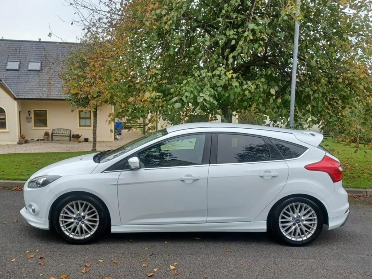 Ford Focus Zetec 2012 - Image 1