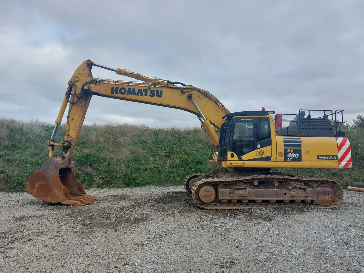 Komatsu PC490LC-11 - Image 1