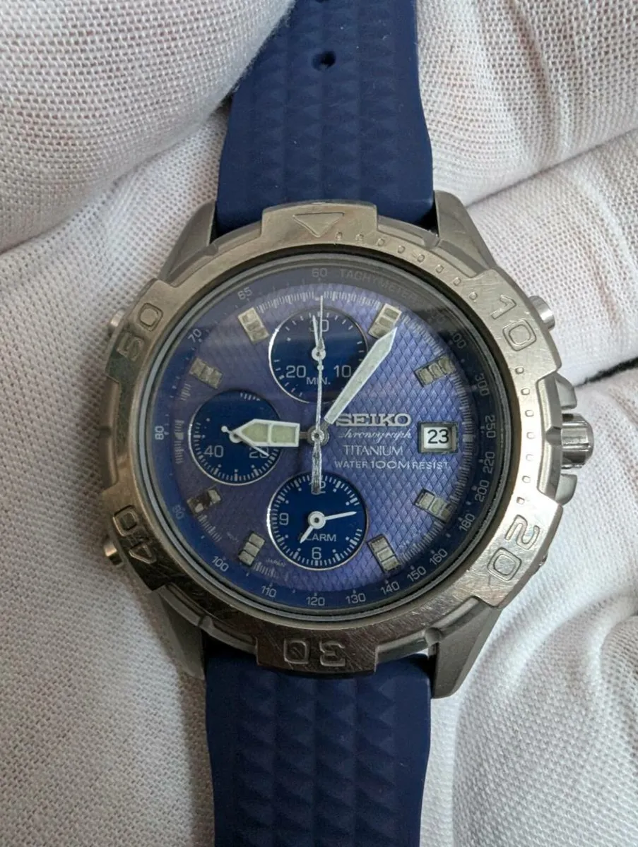 Seiko 7T32-7H40 Titanium men's chronograph watch - Image 2