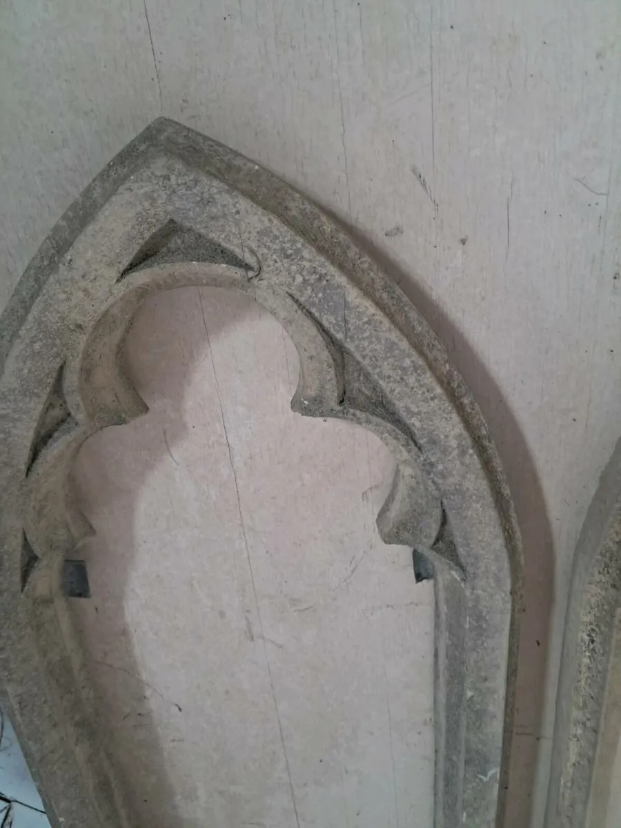 2 stone window frames - Image 2