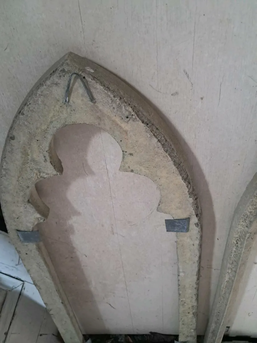 2 stone window frames - Image 3