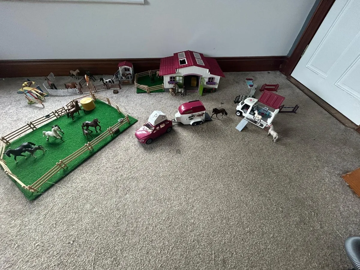SCHLEICH HORSE COLLECTION - Image 1