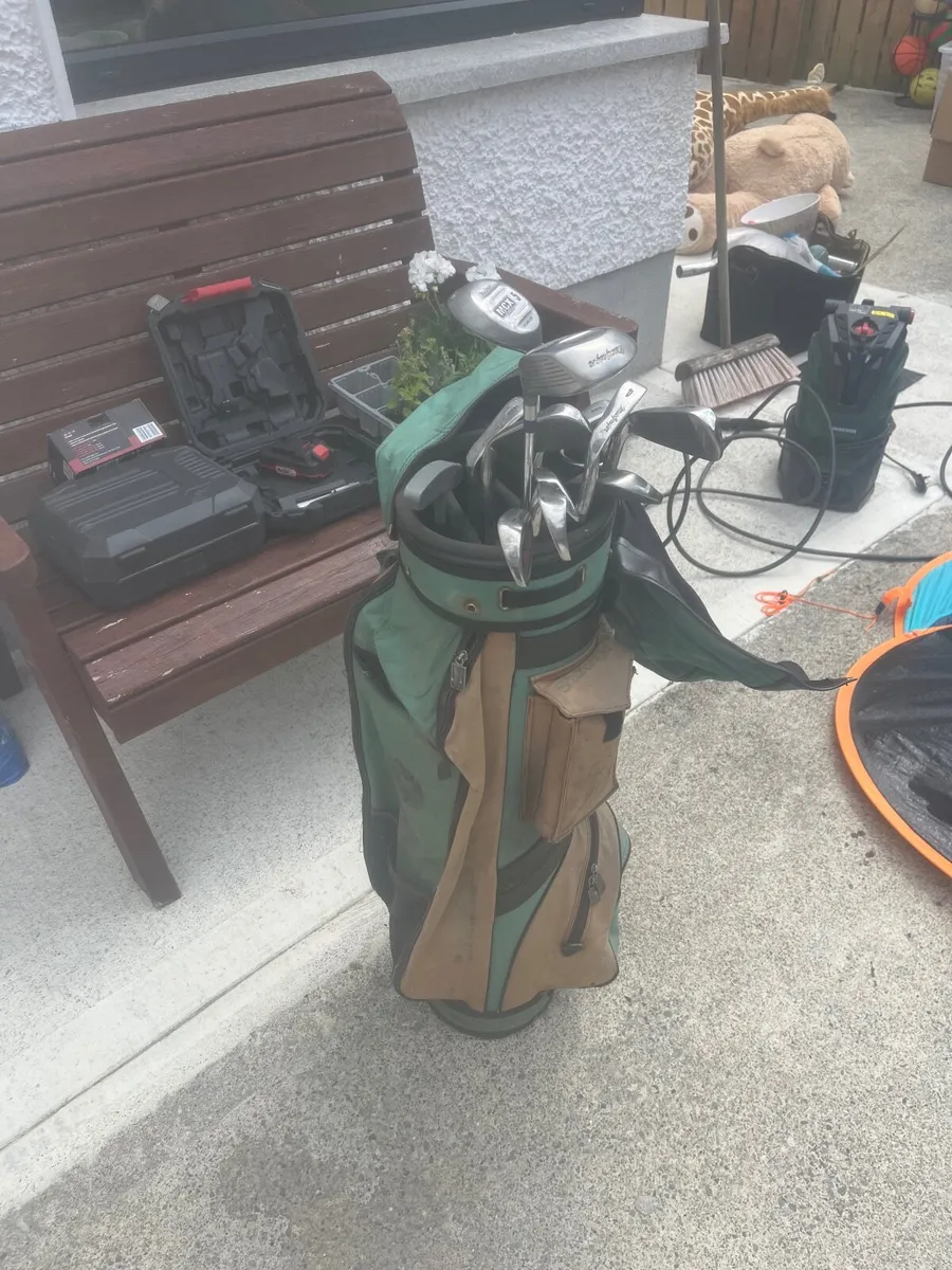 Golf bag and clubs - Image 3