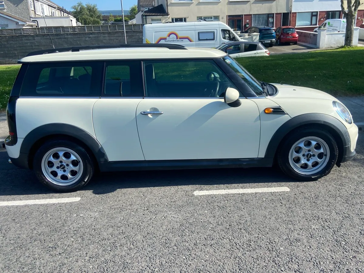 132 MINI COOPER 1.6 CLUBMAN 5DR NCT 3/26 TAXED 12/ - Image 2