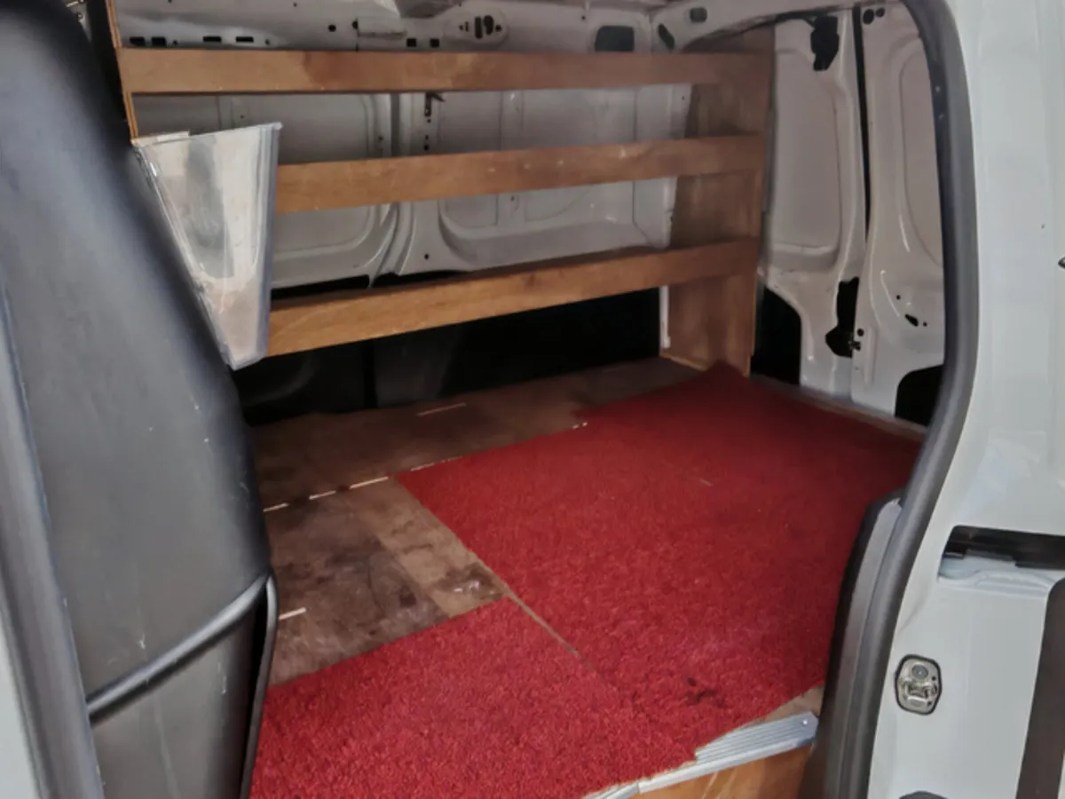 Citroen Berlingo 2021 - Image 2